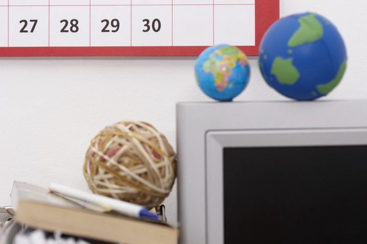 Haz una investigación sobre fechas de fiestas famosas para usarlas como temas para actividades.