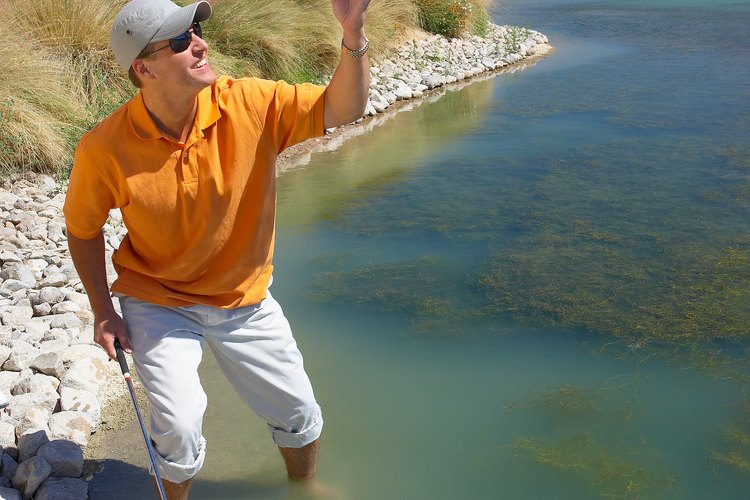 El golf es un deporte al aire libre, escoge tus pantalones sabiamente.