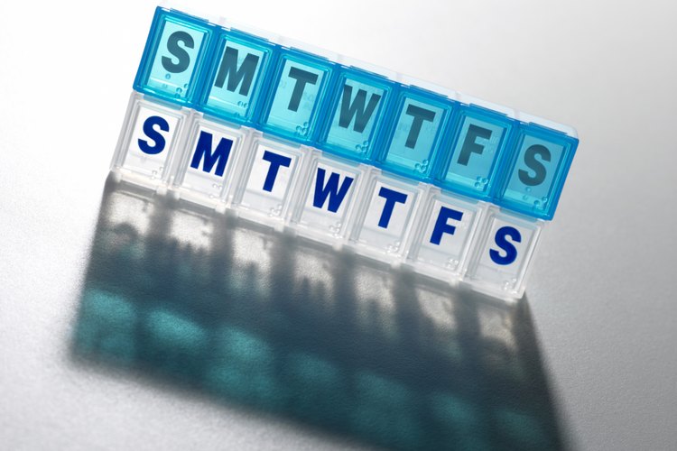 Los organizadores de pastillas ayudan a tu familiar anciano a tomar su medicamento.