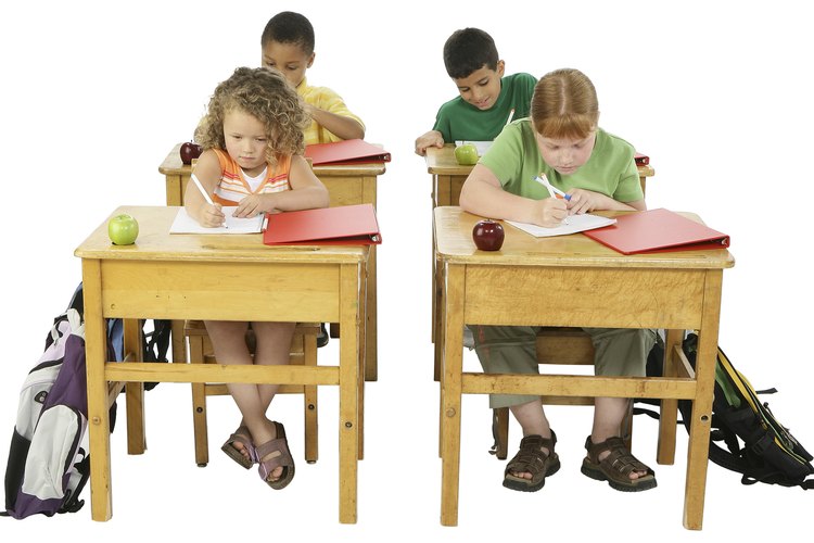 Pide a los estudiantes que inicien con sus trabajos tan pronto como tomen asiento.