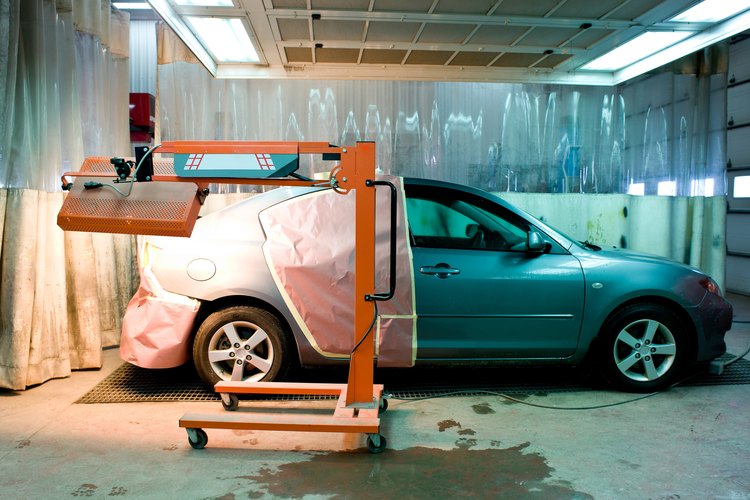 La mayoría de los coches están pintados con una pintura a base de uretano.