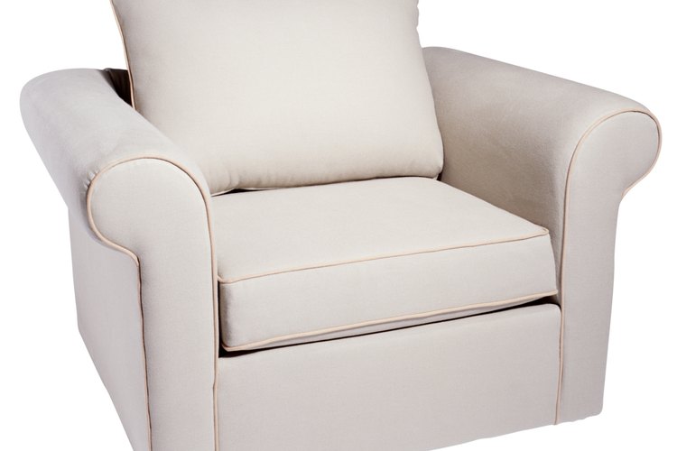 Sigue atentamente las instrucciones para retapizar muebles con éxito.