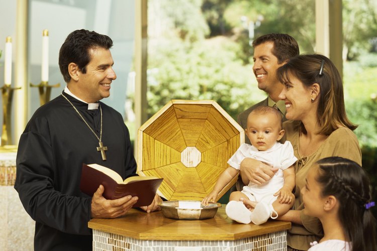 El bautismo de un niño es un tiempo de celebración.