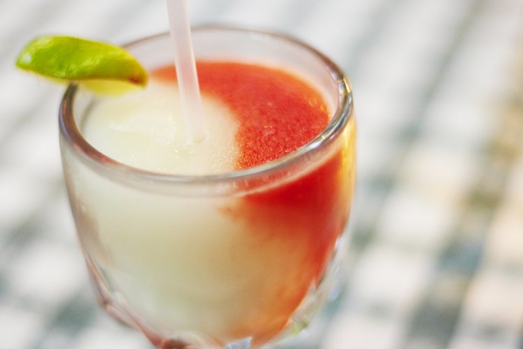 Agregar un licor con sabor puede disfrazar el sabor del alcohol.