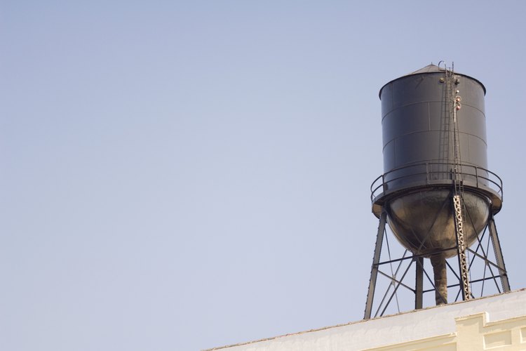 Cómo comprobar la presión del filtro del tanque de agua de ósmosis inversa.