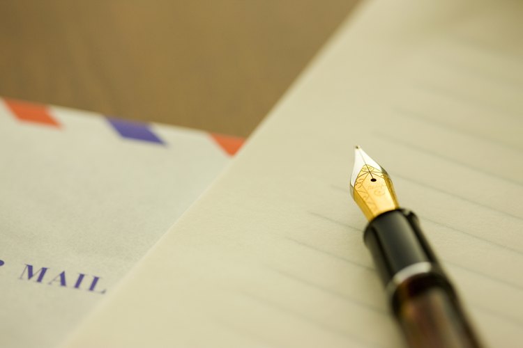 Escribe una carta para solicitar un cambio de turno.