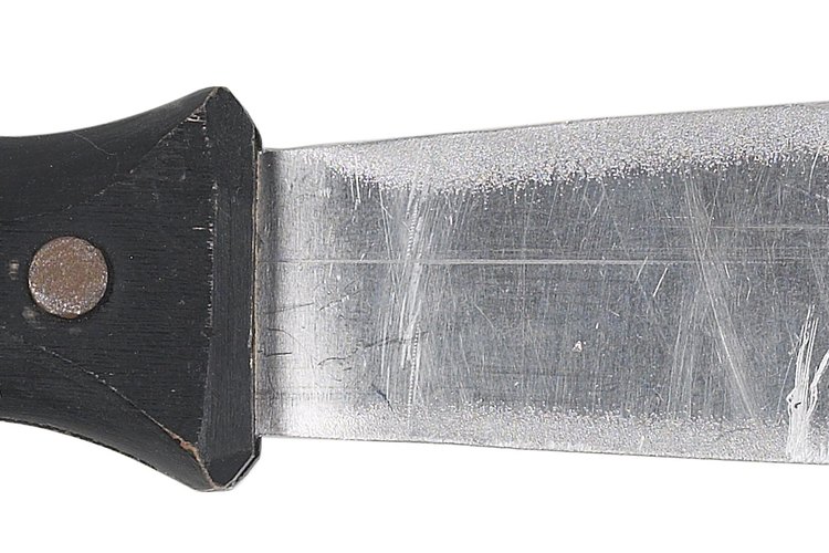 Restaura la hoja raspada de tus cuchillos.