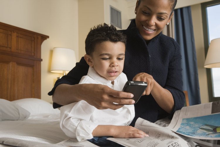 Con la orientación de los padres, los juegos educativos de tu teléfono celular pueden ser buenos para los niños.