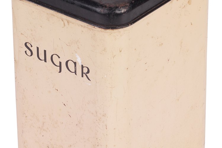 Depílate con azúcar usando ingredientes del hogar.