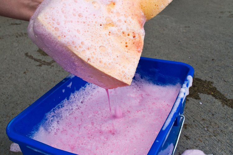 Las saponinas y otros tensioactivos son utilizados en el jabón.