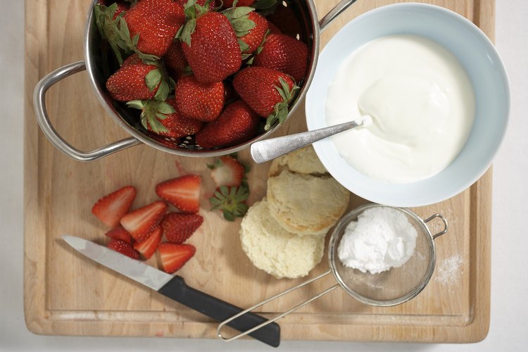 Nada más rico que fruta con crema batida.