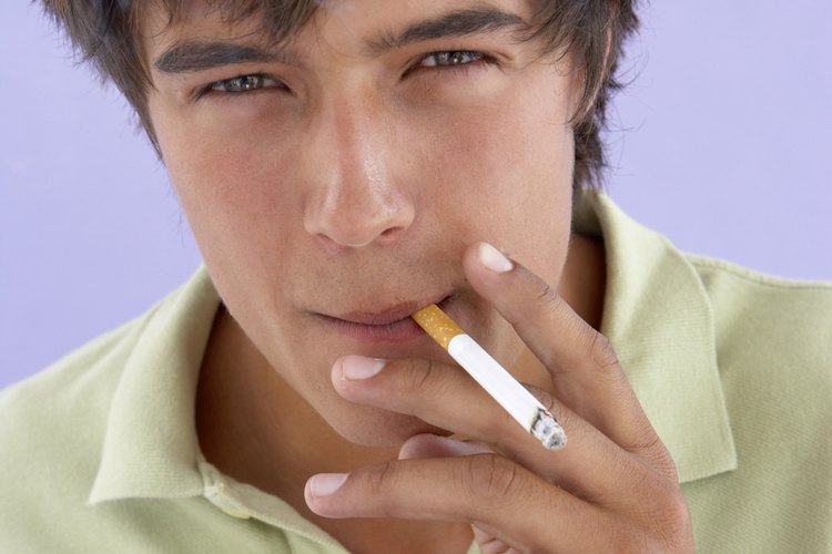 El humo de los cigarros puede dañar severamente los muebles.