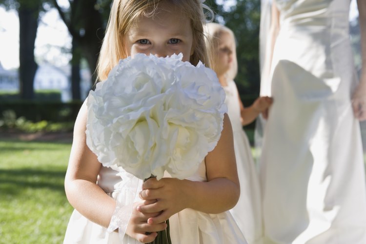 Haz a las niñas de las flores sonreír con un vestido de tul original hecho a mano.