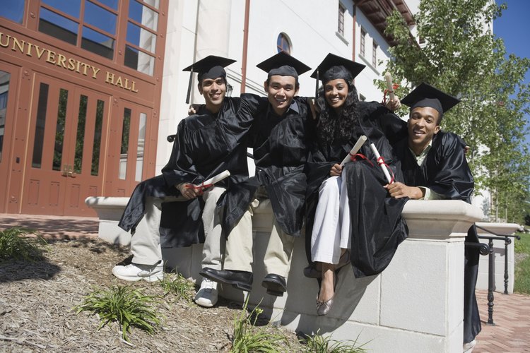 Algunos proyectos pueden orientar a los futuros graduados de la escuela secundaria en su ingreso a la universidad.