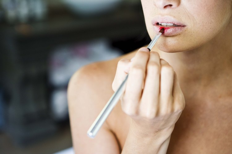 Las representantes de mary kay venden maquillaje y productos para el cuidado de la piel.