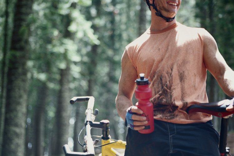 Lleva tu bicicleta de montaña en tu próxima visita otoñal a Lake Tahoe.