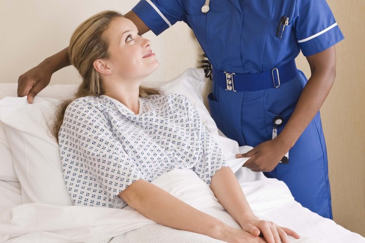 Los enfermeros obstetras se especializan en la salud de la mujer.