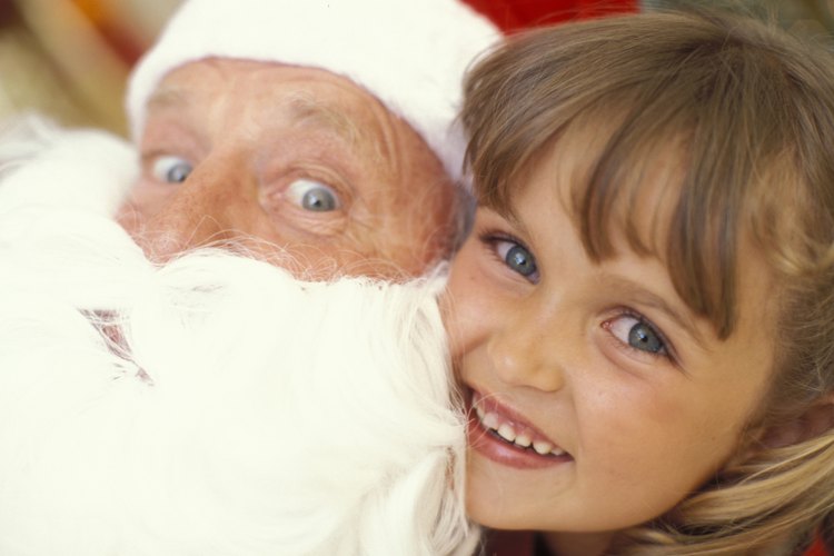 Deja que los niños disfruten con juegos relacionados con Santa Claus.