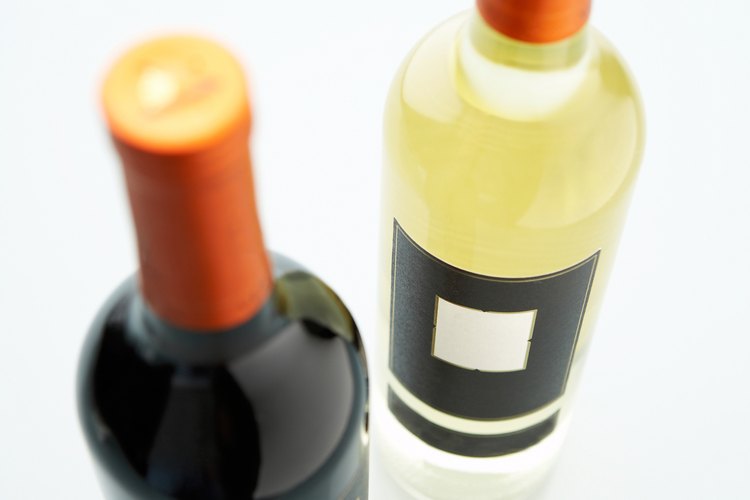 Tanto el vino tinto como el blanco complementan el cerdo.