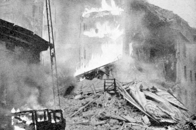 Los Nazis bombardearon muchas ciudades durante la Segunda Guerra Mundial.