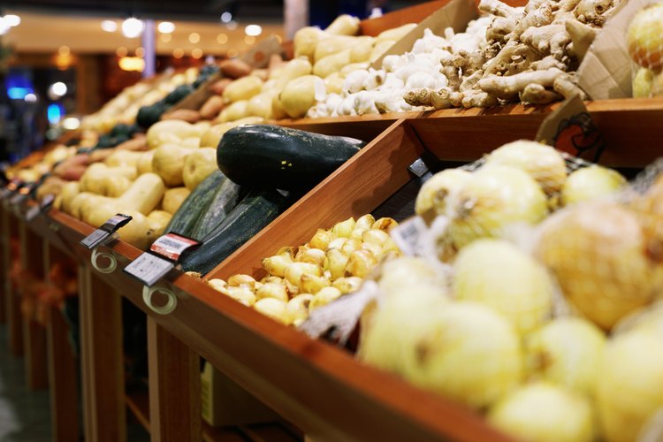 Las patatas y cebollas se deben guardar en lugares secos y oscuros.