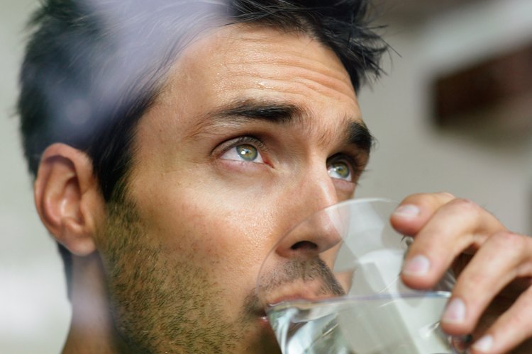 Al deshacerte de los desechos en el receptáculo designado, podrás ayudar a conservar el agua al no contaminarla.