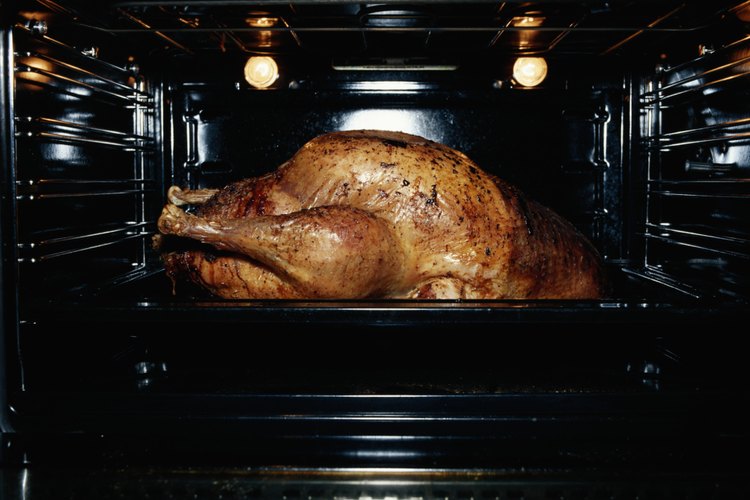 El pollo debe ser descongelado y cocinado cuidadosamente para estar seguro.