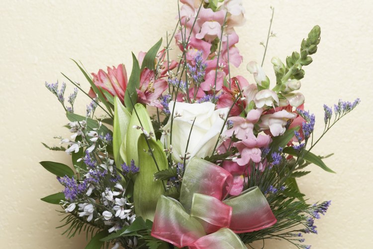 Las flores son una característica tradicional en muchos velorios.