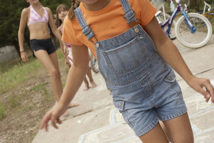 Motivar a los niños a hacer ejercicio puede ser una tarea desalentadora para algunos, sin embargo, los niños pueden beneficiarse al desarrollar agilidad en sus cuerpos.