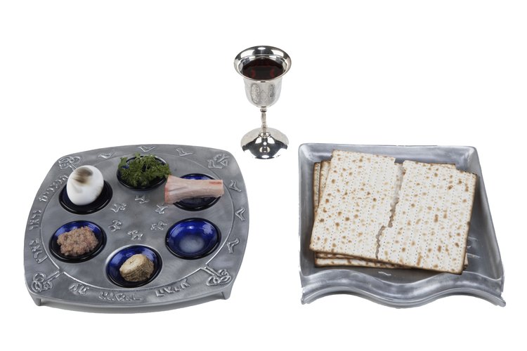 Lo que más se destaca de las Pascuas Judías es una fiesta llamada Seder.