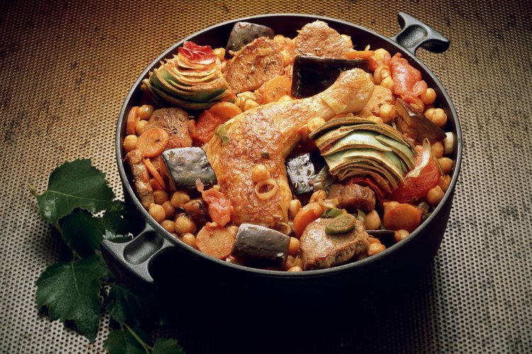 Los guisos con garbanzos son deliciosos.