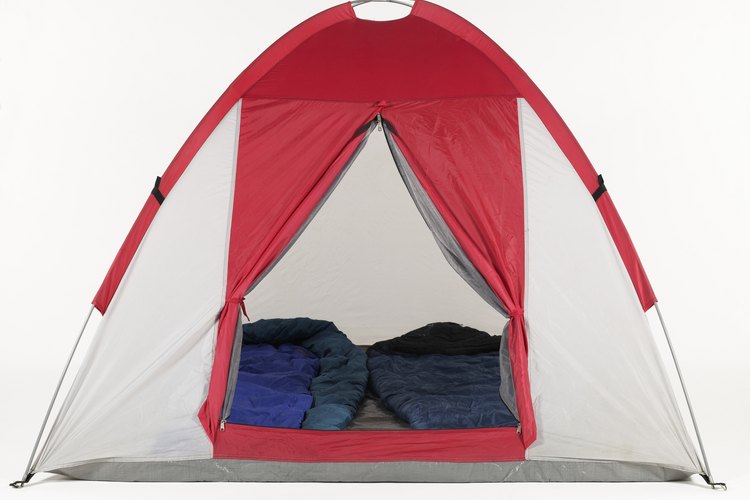 El campamento en el parque estatal Starved Rock tiene tiendas o lugares para estacionar VR.