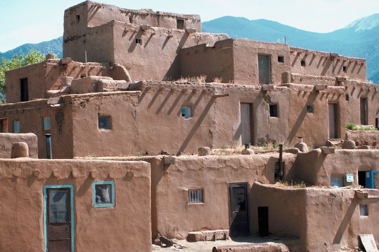 El adobe ha sido usado para la construcción de las primeras viviendas.