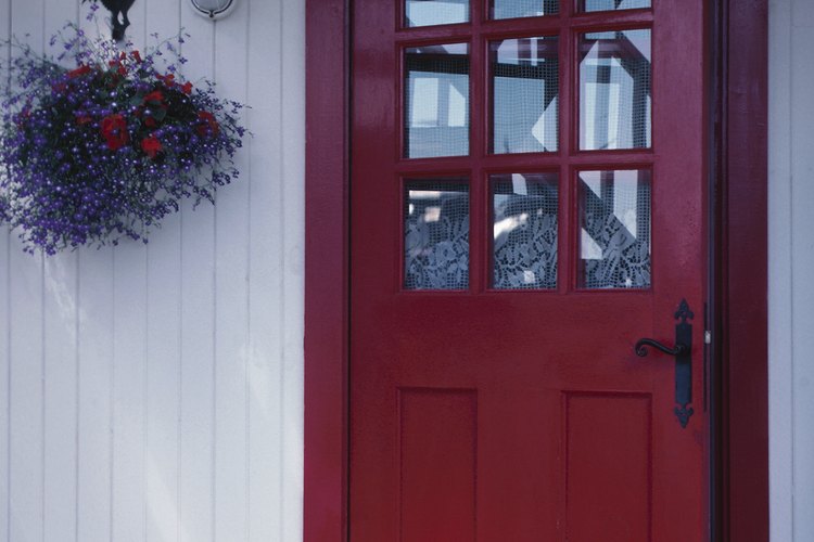 Crea cortavientos para la puerta.