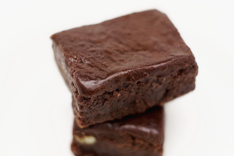 Pocos postres son más gustosos que un brownie tibio y esponjoso.