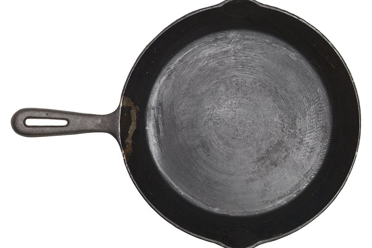 Las sartenes de hierro forjado pueden utilizarse para cocinar.