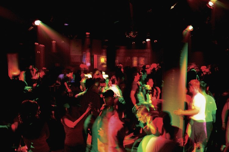 Diviértete a tu antojo en los mejores clubs nocturnos de Dallas.