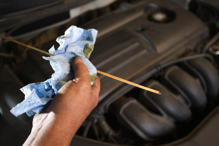 Haz limpiar la transmisión del auto