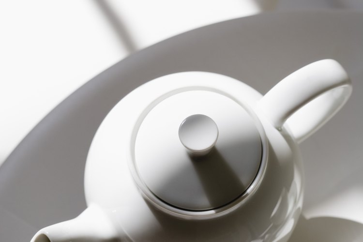 Haz una fiesta de té para tus seres queridos y cercanos.