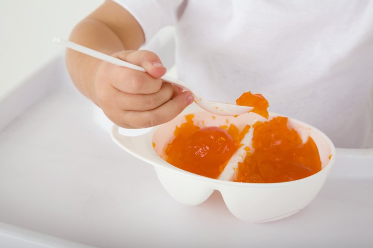Tu bebé hará un desastre cuando aprenda a comer cereal de arroz.