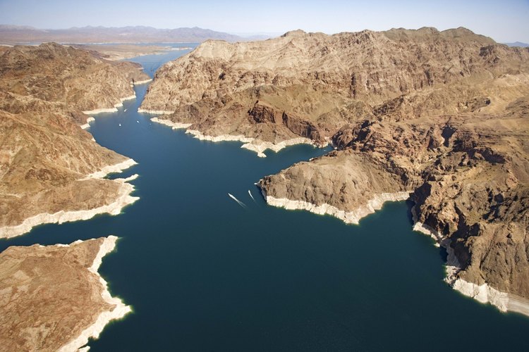 Puedes acampar en las playas de Lake Mohave en el área de recreación nacional Lake Mead.