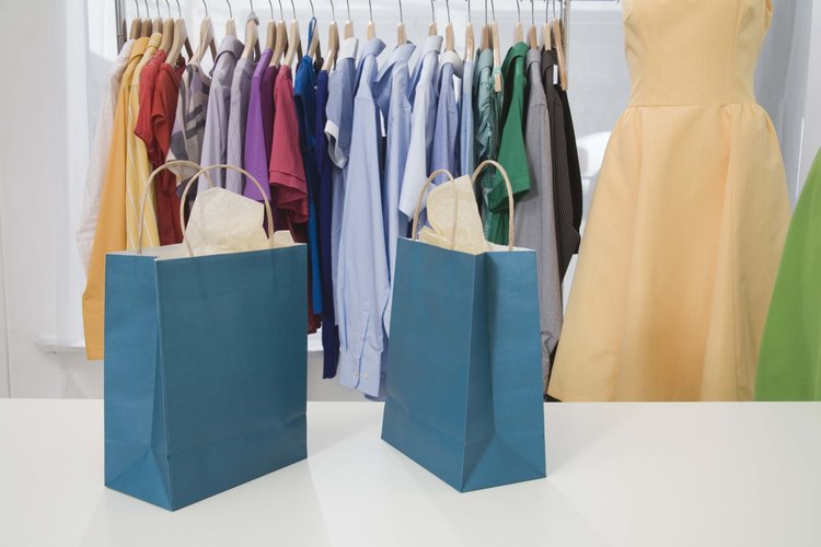 Si de cualquier manera te gustan las ventas de garaje, ¿por qué no vender algunos de tus hallazgos para tener ganancias?