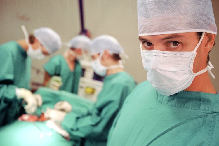 La especialización permite que cada persona sea un profesional en lo que hace.