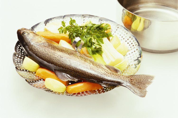 Aprende a preparar pescado fresco y productos locales en una clase de cocina en el Lago di Bolsena.