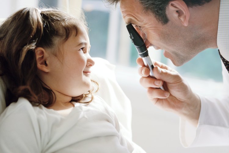 Agradécele al médico que cuidó de tu niño de una manera especial.