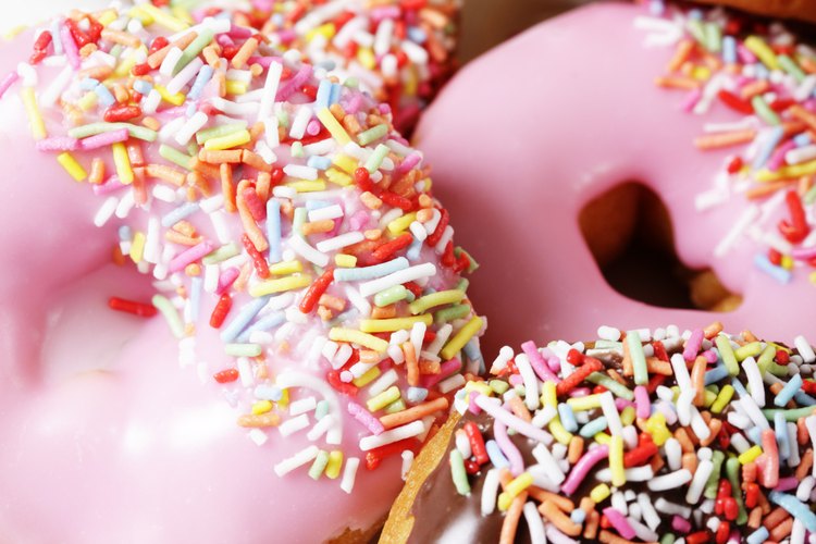 Las donas están entre los productos de panadería típicos.