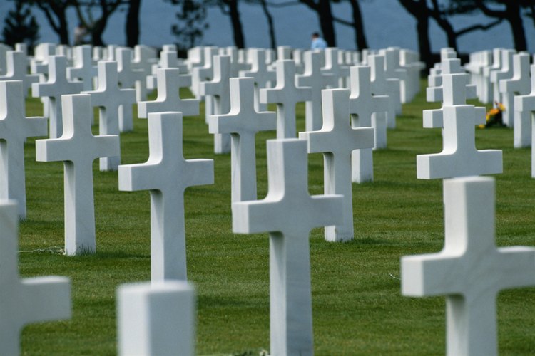 El cementerio estadounidense en Normandía domina la playa de Omaha.