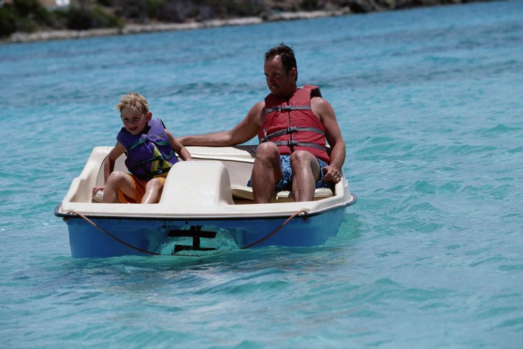 Puedes rentar un bote de pedales si no tienes barco propio.