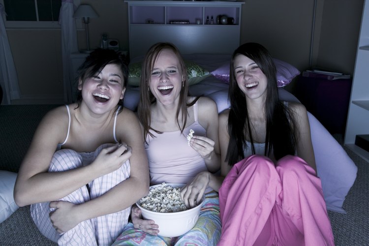 Ayuda a tu hijo a disfrutar de dormir fuera de casa.