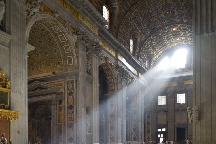 La religión más a menudo proporciona la socialización secundaria.